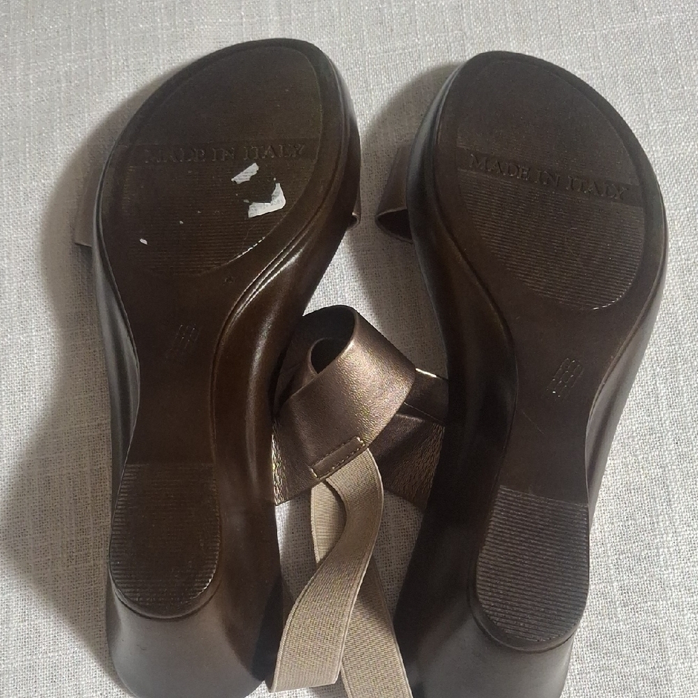 Italian Shoemakers Metallic Sandals - Picture 7 of 9